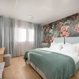 Skaline Luxury **** Split